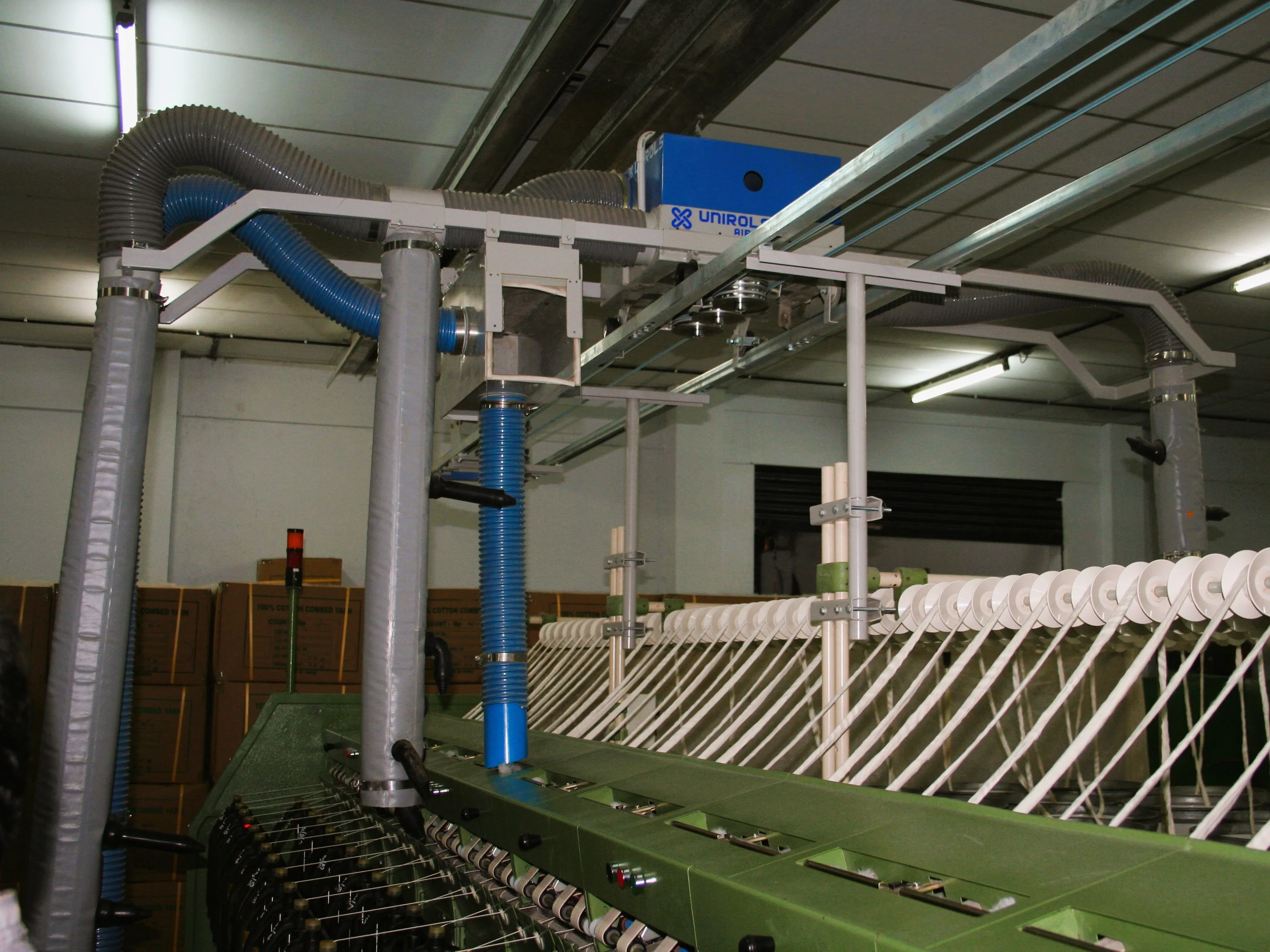Overhead travelling cleaner - for spinning units - Belt driven travelling cleaner